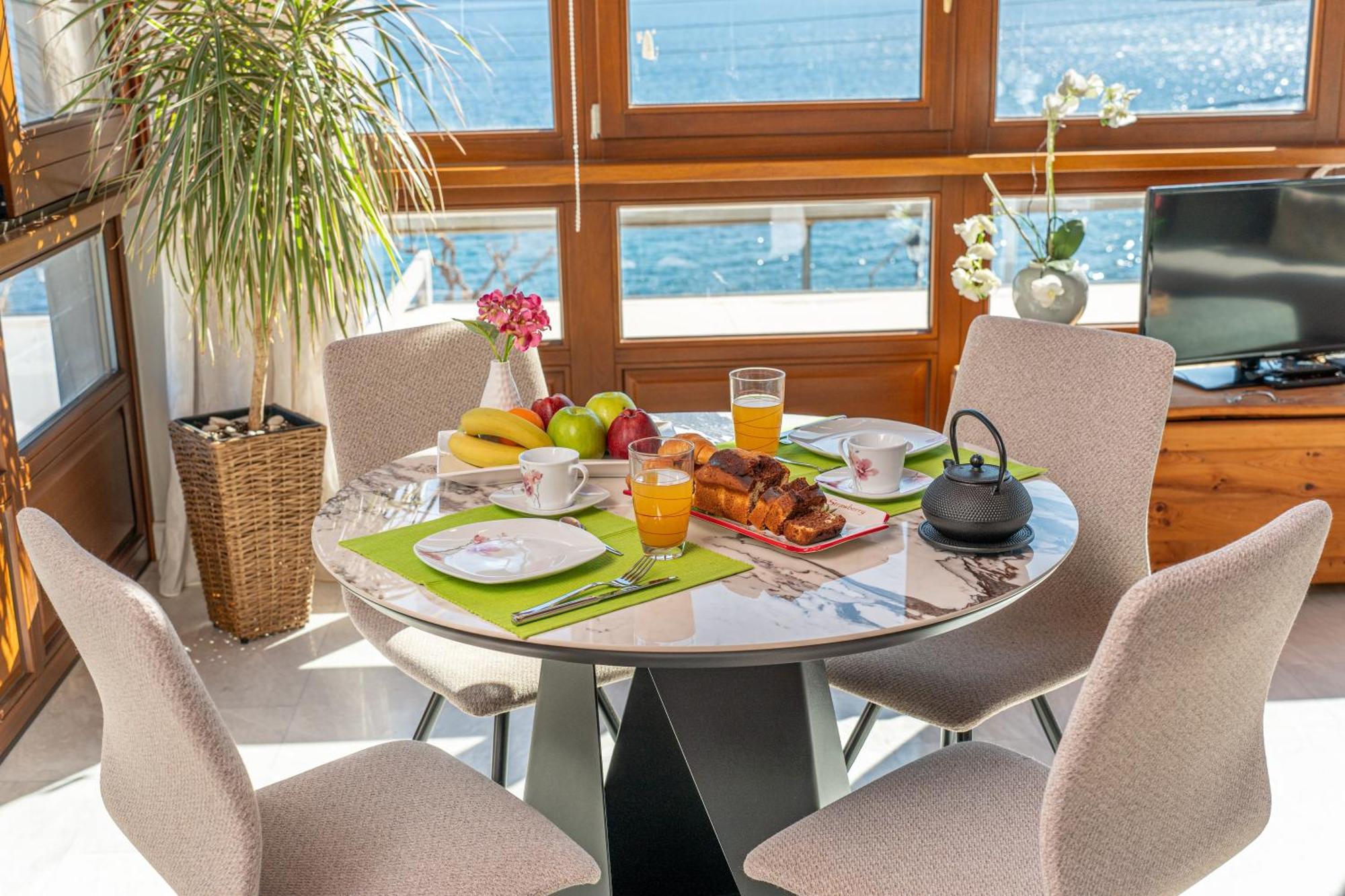 Sea Rock Apartment أيّا إفيميا المظهر الخارجي الصورة