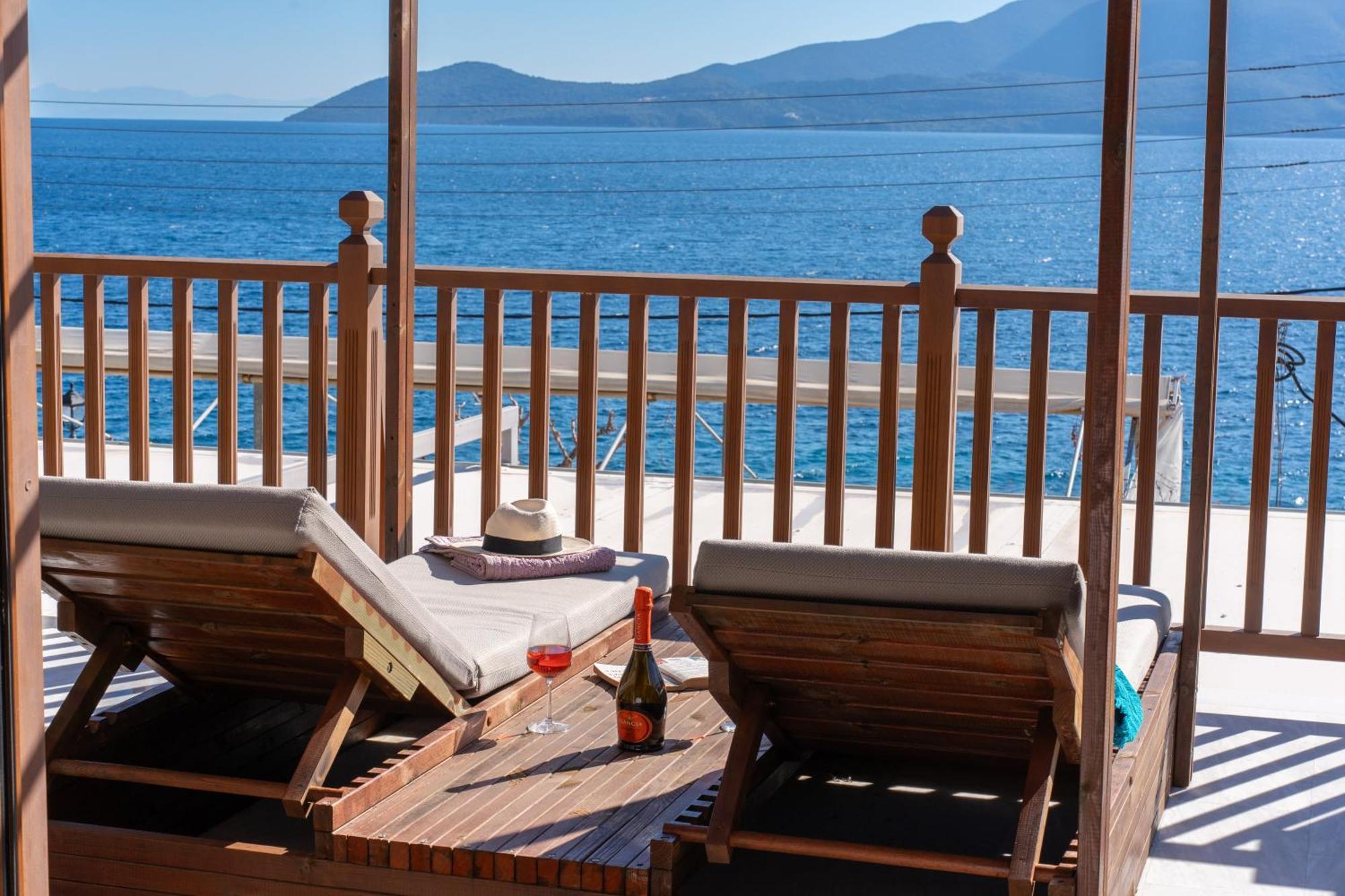 Sea Rock Apartment أيّا إفيميا المظهر الخارجي الصورة
