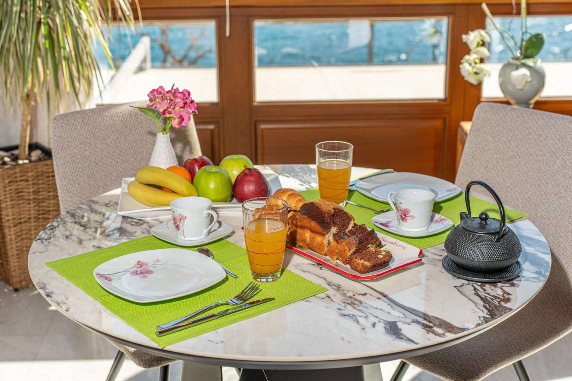 Sea Rock Apartment أيّا إفيميا المظهر الخارجي الصورة
